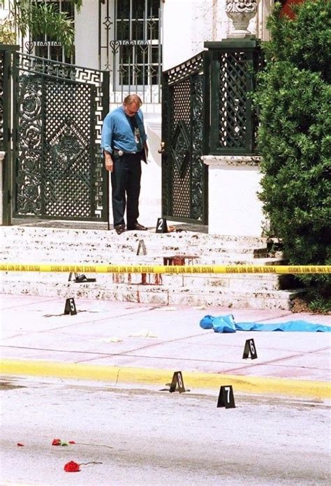 graphic homicide photos versace|50 Powerful Photos Taken After Gianni Versace's 1997 Murder.